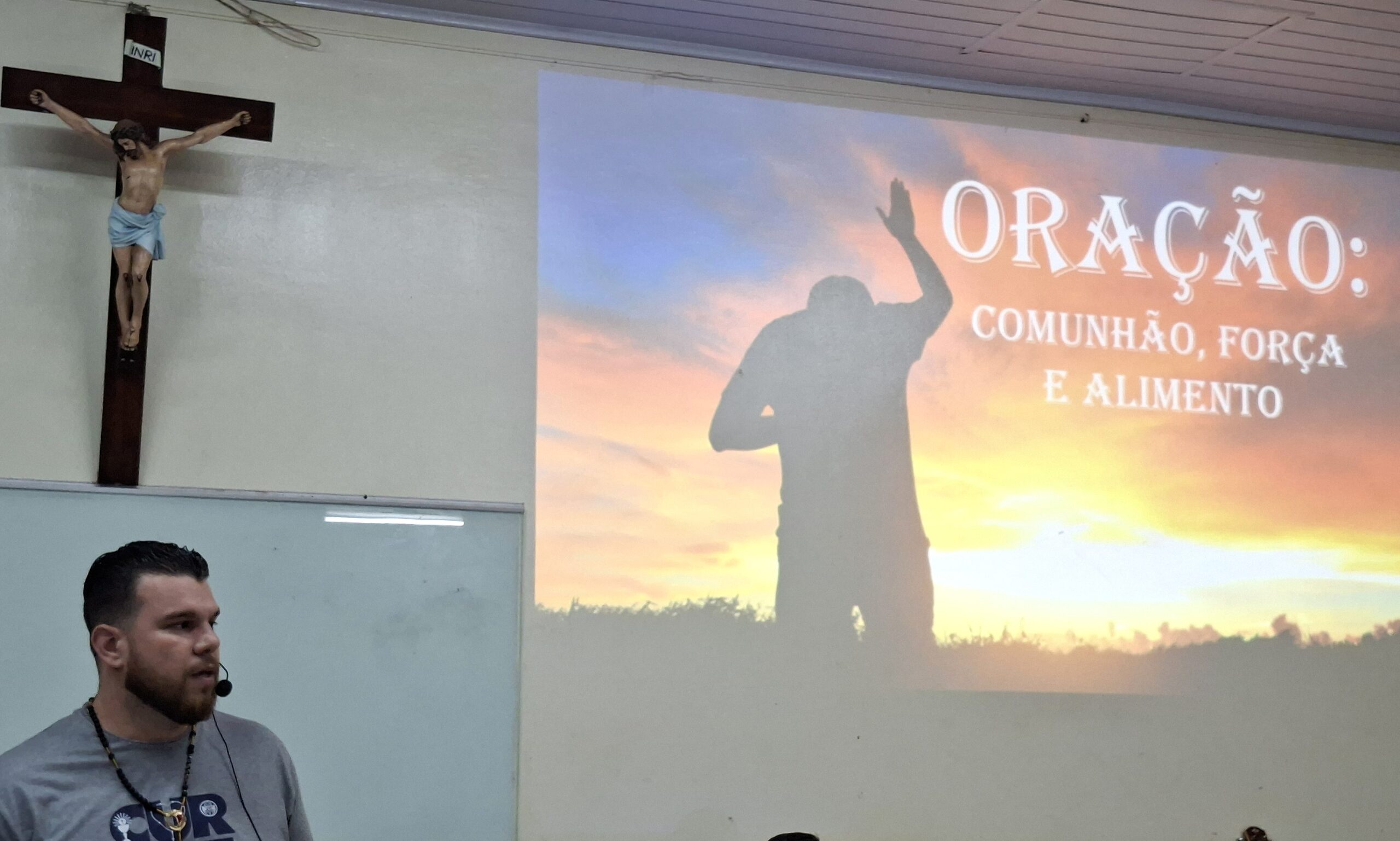 CURSILHO: O jovem Filipe Machado explicou o significado e a importância da Oração na Escola Vivencial de 2ª feira